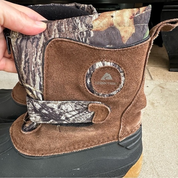 Ozark Trail Boys Camo and Brown Fully Lined Winter Boots Youth 3 - Picture 2 of 10
